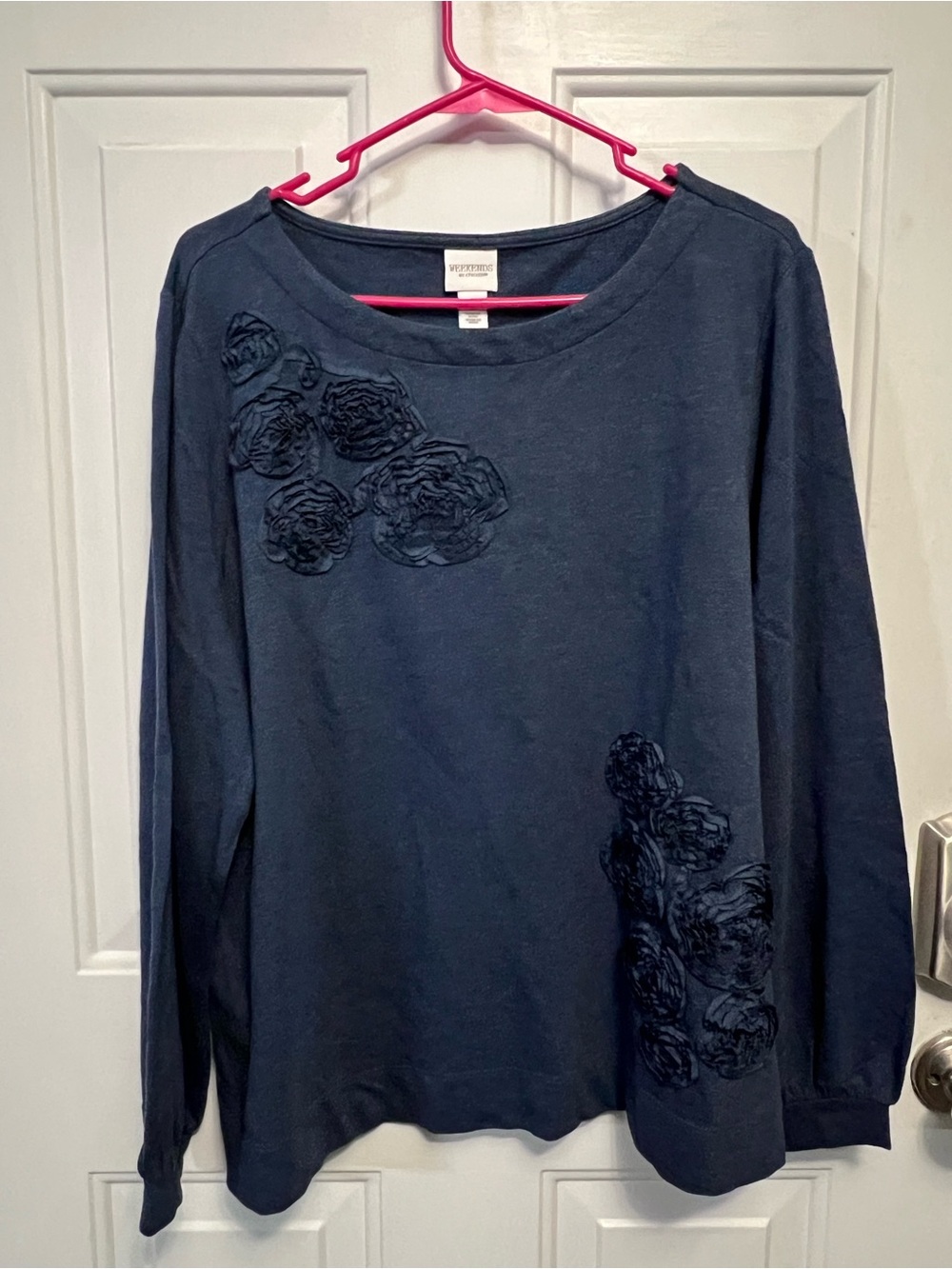 Weekends by Chico’s 2/L Navy Floral Applique Top Long Sleeve Cotton Blend